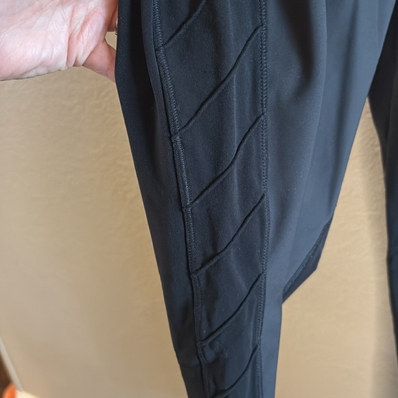Lululemon Athletica Black and gray Leggings/ Size 8 - Picture 5 of 10